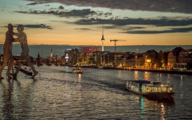 dampferfahrt city tour berlin